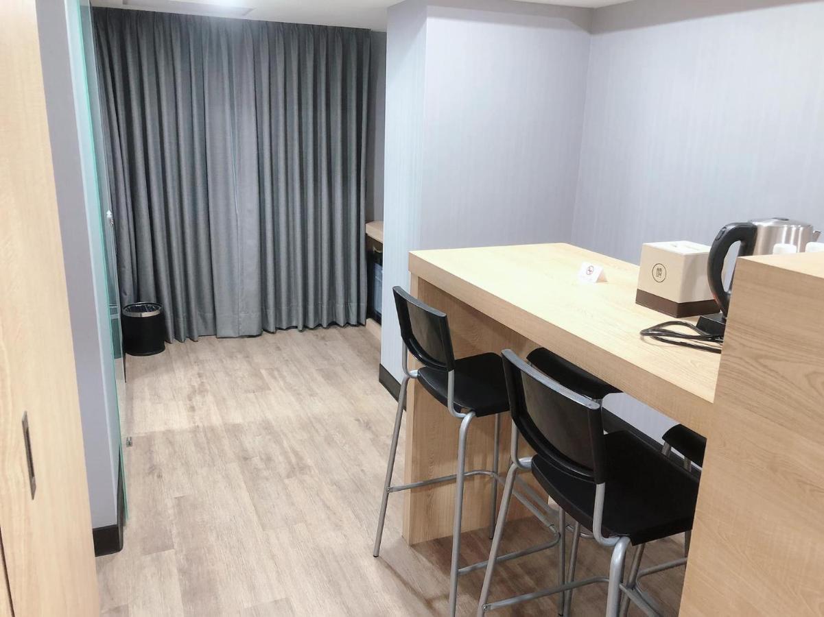 Cy Hotel Taipeh Exterior foto